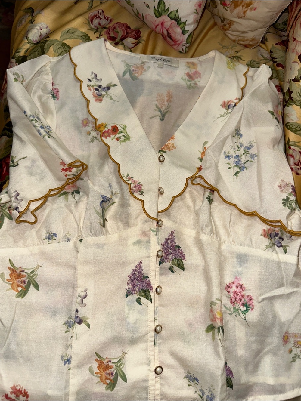 Floral Scalloped-Collar Blouse - White with Gold Trim - Picture 5 of 7